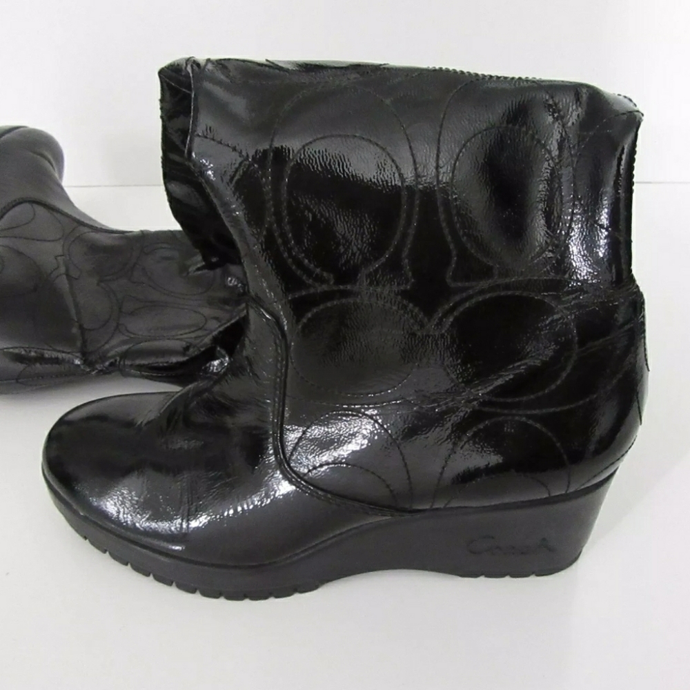 COACH Signature Ladies Boots - Picture 4 of 13